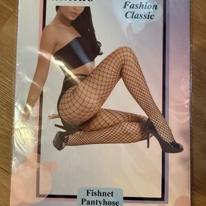 Fishnet Pantyhose set of 3- Black